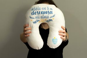 Cojín cervical "Solo en Dios descansa mi alma"